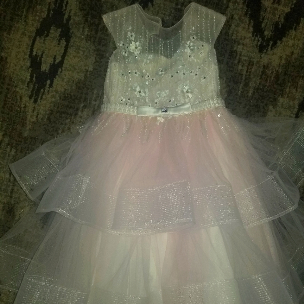 Girls pink and white pageant/formal dress like new
